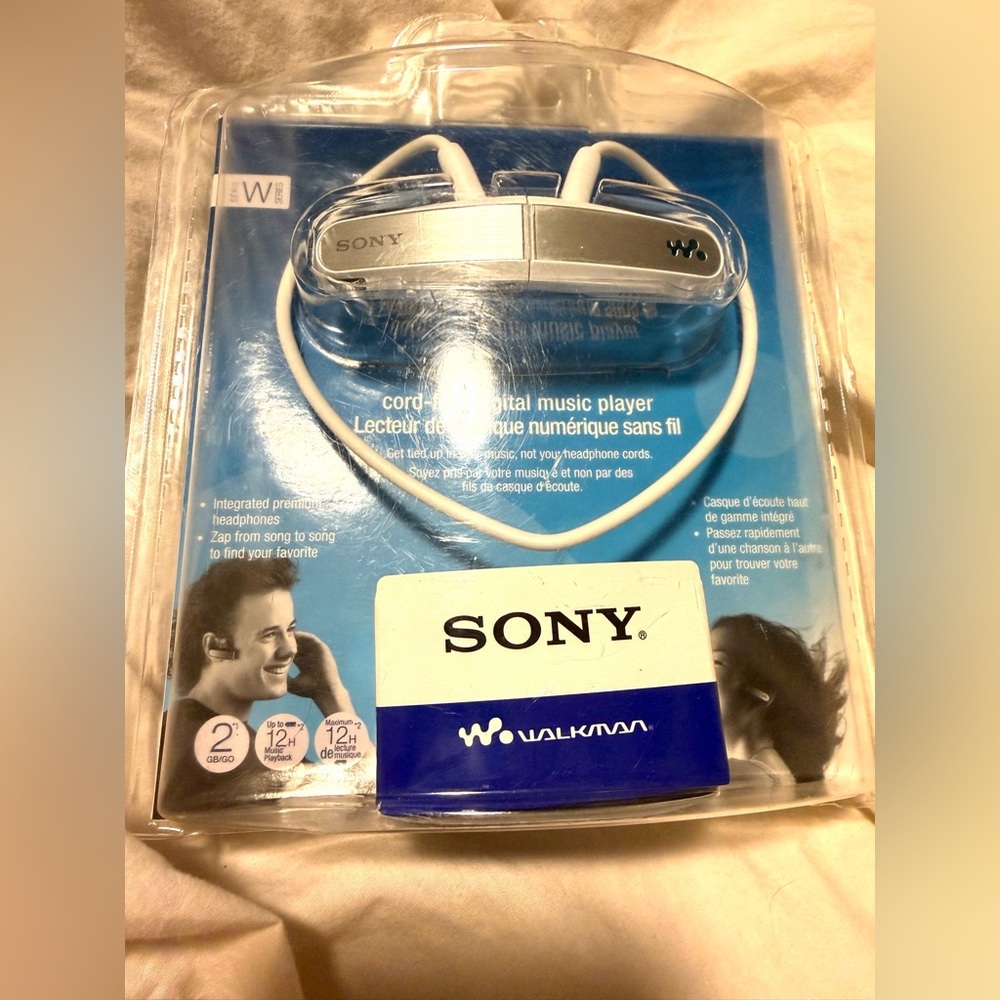 Sony White Walkman NWZ-W202 2GB Rare NIB White 2GB